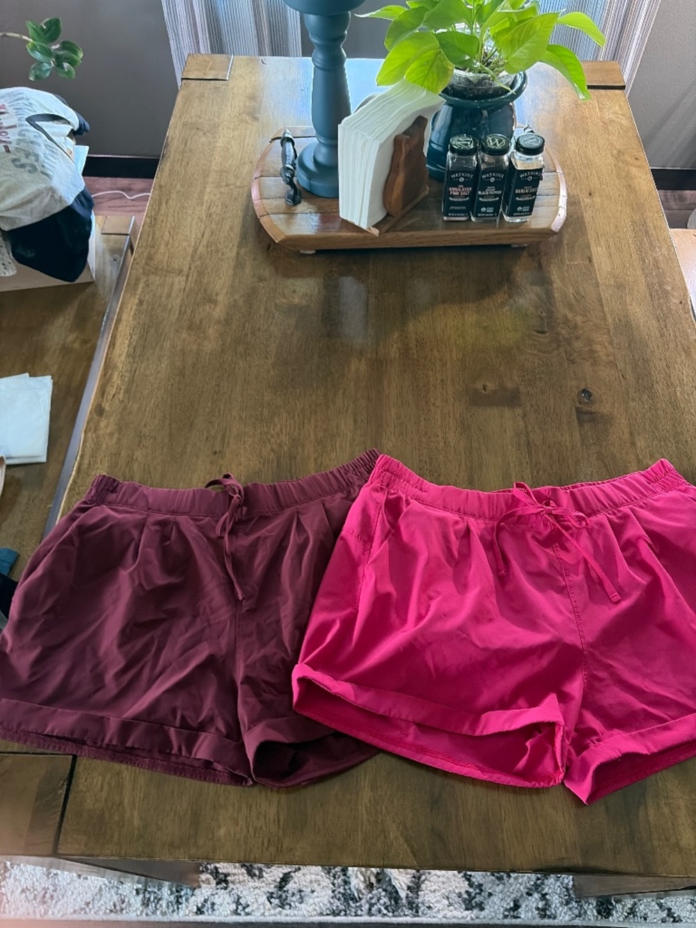 Lot of 2 shorts Large